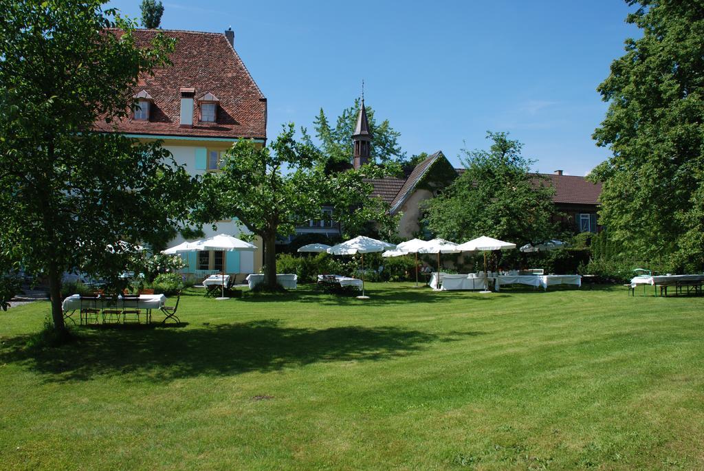 Schloss Ueberstorf - Tafeln, Tagen, Traeumen Bagian luar foto