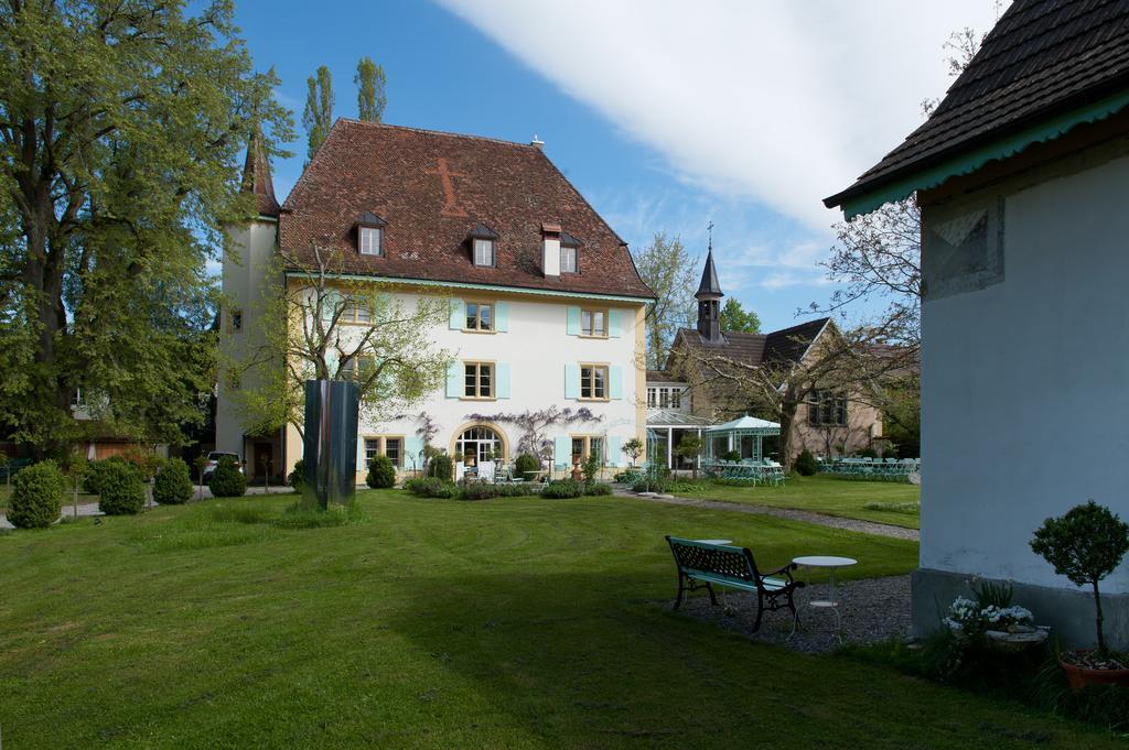 Schloss Ueberstorf - Tafeln, Tagen, Traeumen Bagian luar foto